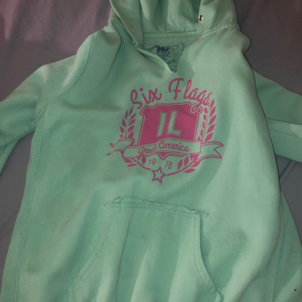 Sweatshirt